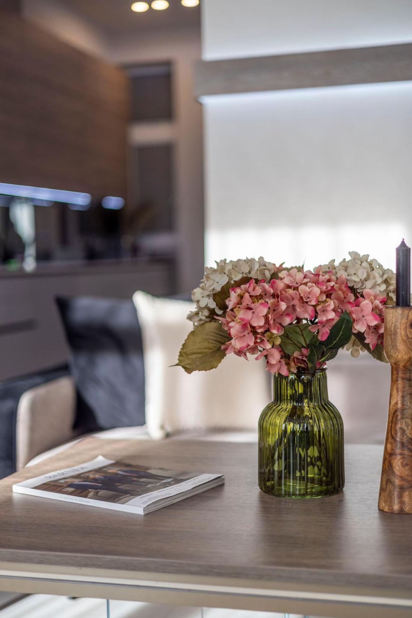 Luxurious High-end Grand On The St Stephen Road Appartement Boedapest